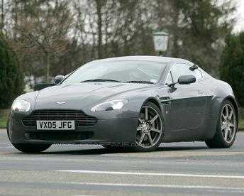 aston-martin-vantage-v12-1.jpg