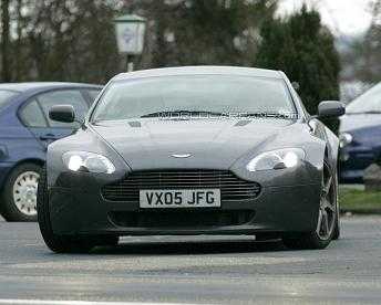 aston-martin-vantage-v12-4.jpg